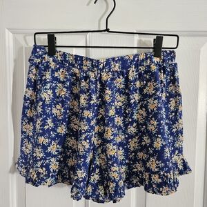 NWOT American Eagle Floral Ruffle Hem Shorts